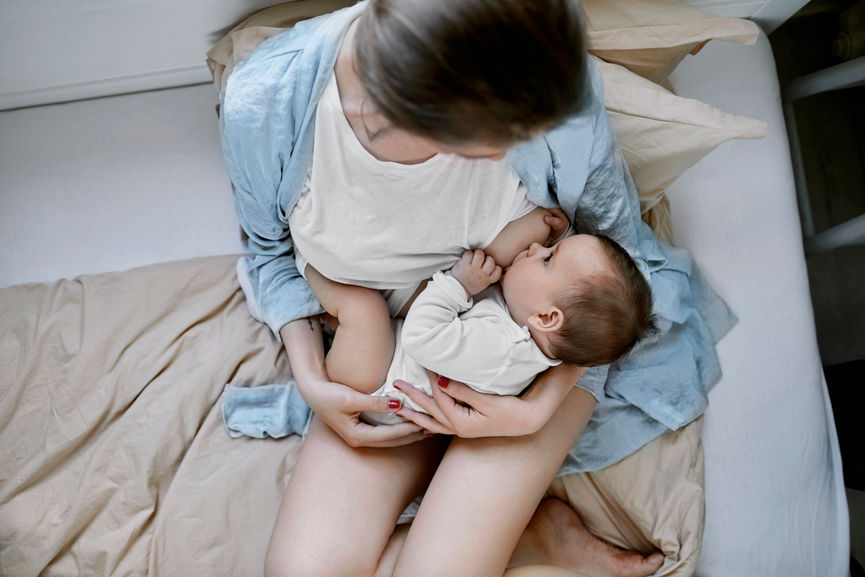 breastfeeding small baby